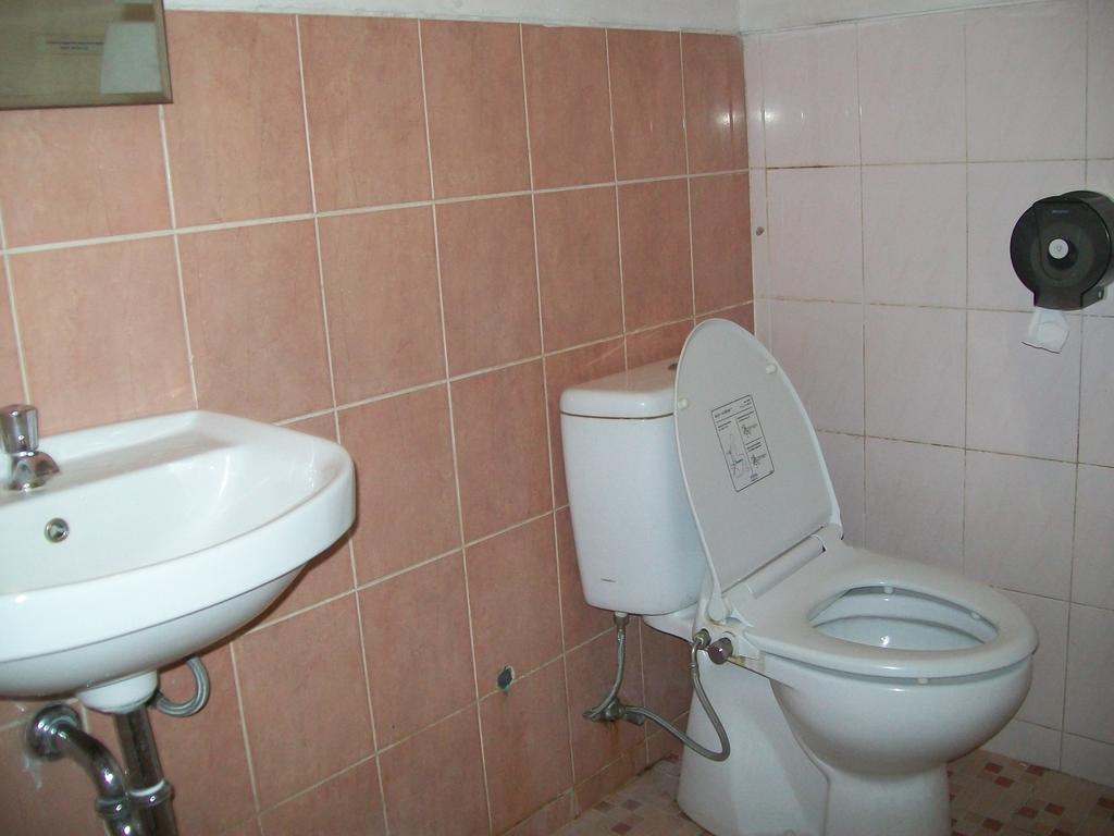 Krowi Inn Surabaya Kamer foto