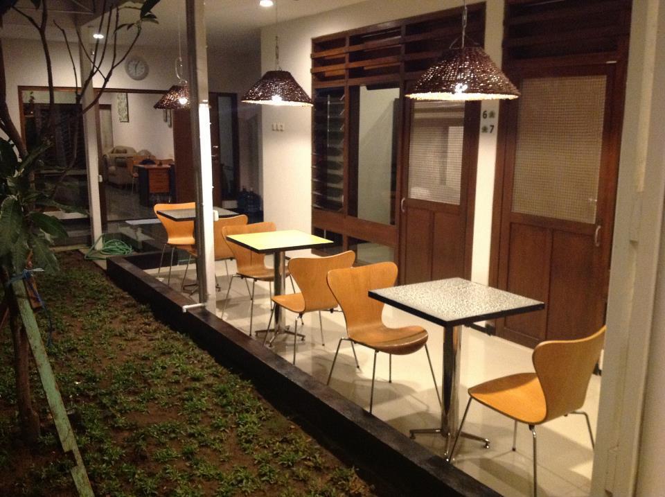 Krowi Inn Surabaya Buitenkant foto