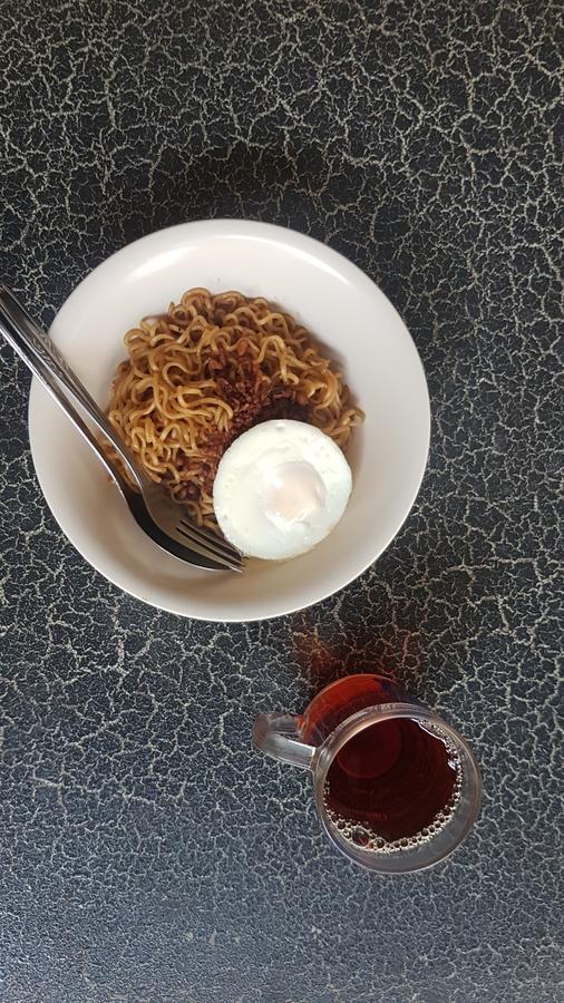 Krowi Inn Surabaya Buitenkant foto