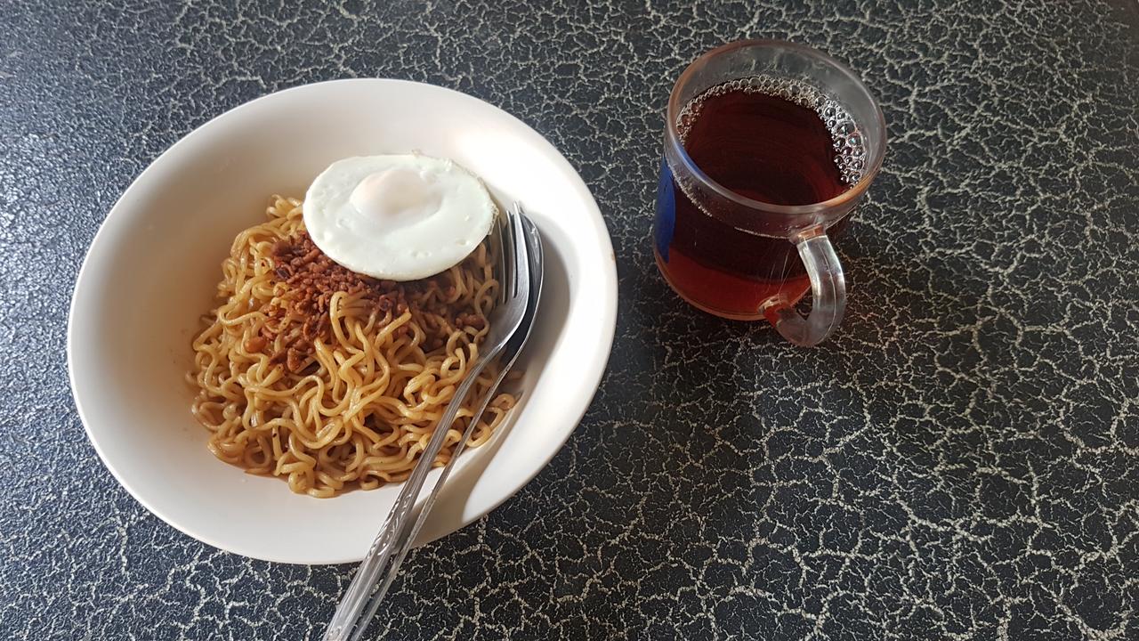 Krowi Inn Surabaya Buitenkant foto